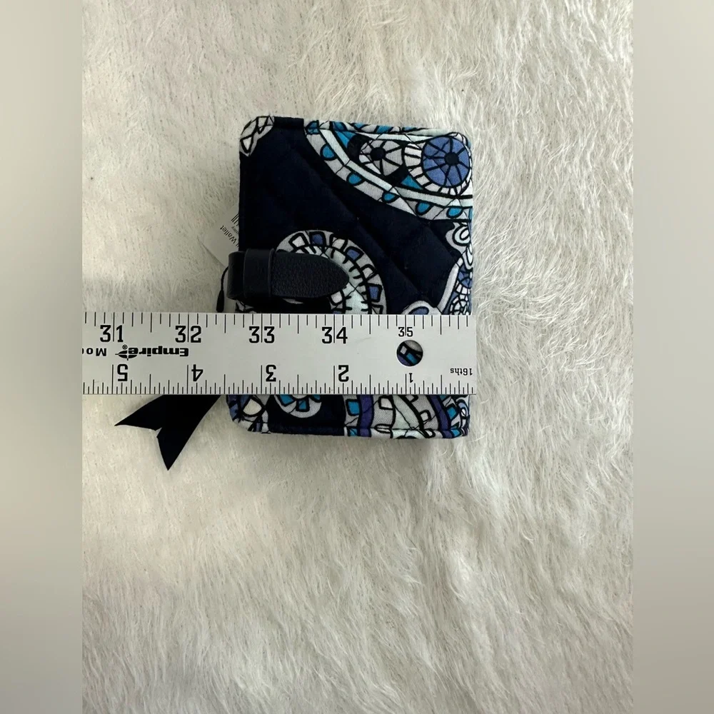 Vera Bradley Blue and Black Paisley Wallet💙 - Picture 9 of 11